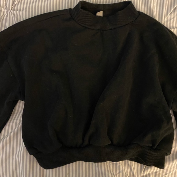 Black crop sweatshirt - Picture 3 of 5